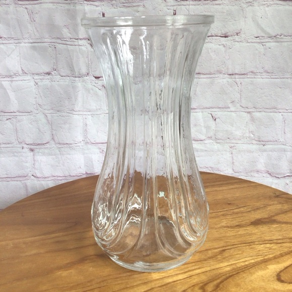 Vintage Hoosier Glass Clear Ribbed Glass Vase - Picture 2 of 7
